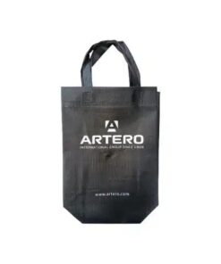 Artero manja crna torba